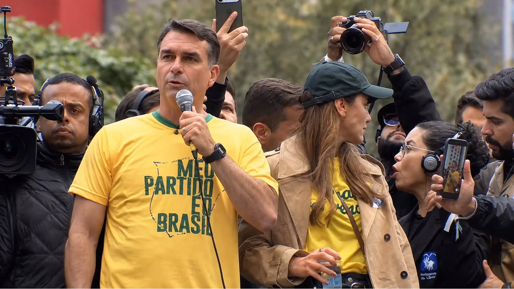 Flávio Bolsonaro afirma que poderá sofrer interferência durante as eleições