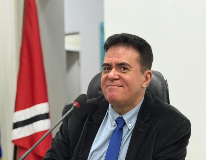 Oh Glória reage a Jornal Ouvidor: “medíocres” por defender o povo?