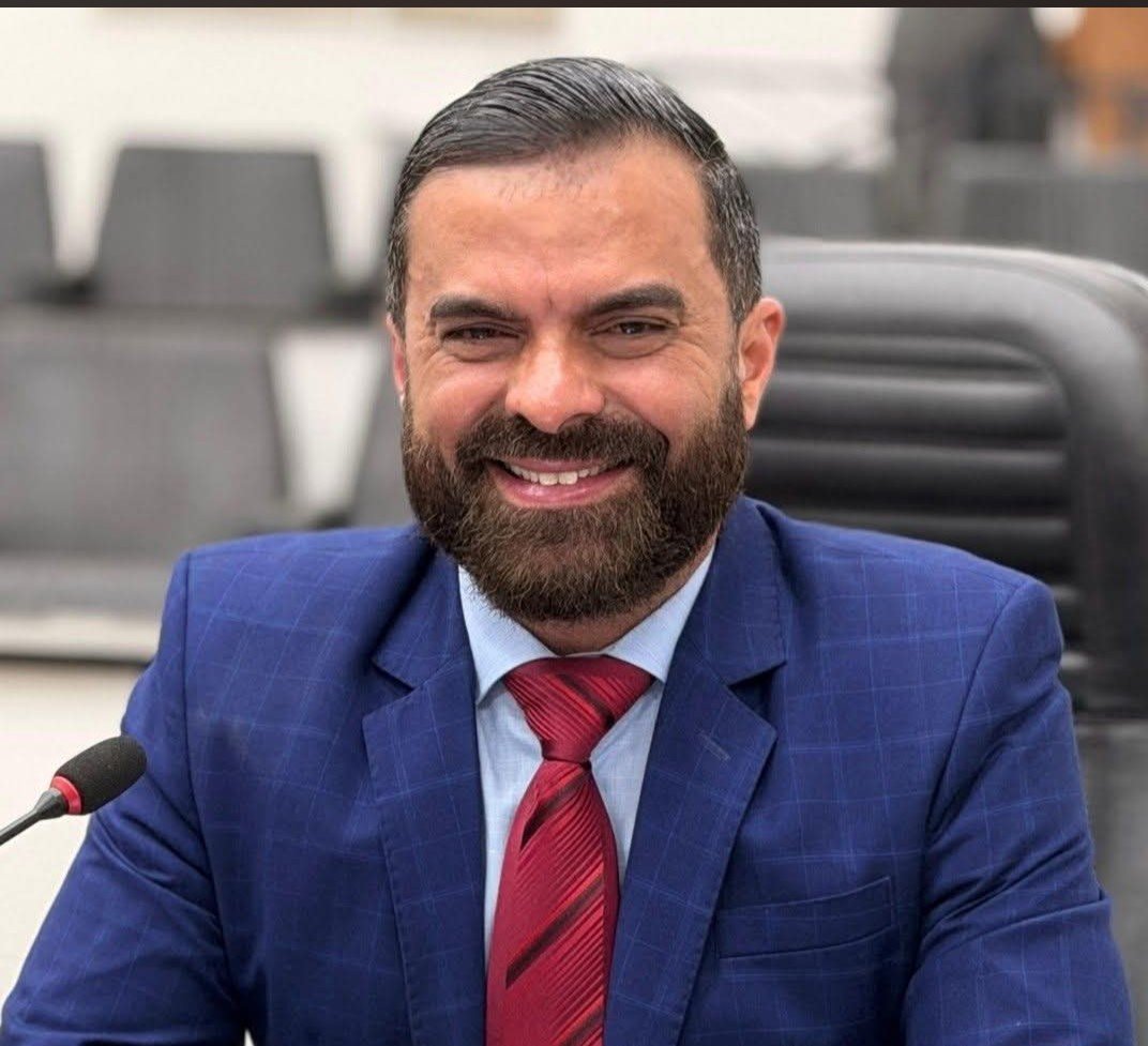MÁRCIO PINHO AVISOU, MAS A OBRA CONTINUOU:  CALÇAMENTO TERÁ DE SER CORRIGIDO